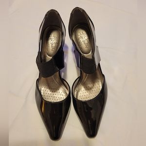 Life Stride Soft SHeels/Black/Sz7.5W/Heel 2"/Closed Toe Design